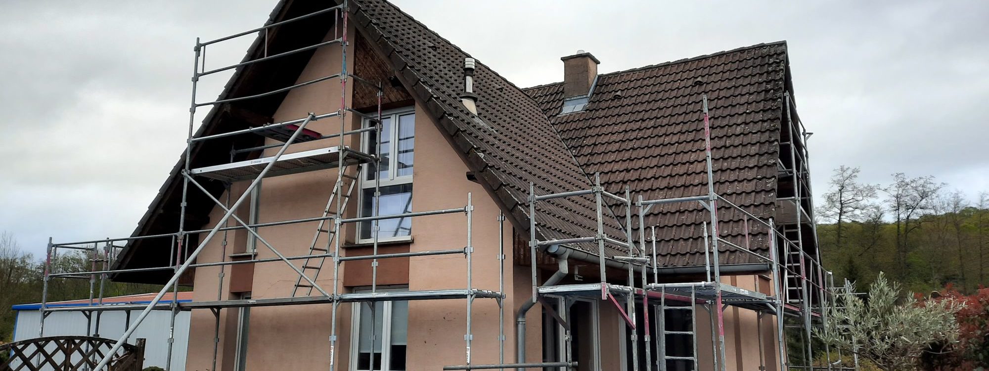 Quels sont les principaux signes indiquant qu&#8217;un bâtiment a besoin d&#8217;un ravalement de façade ? Belfort